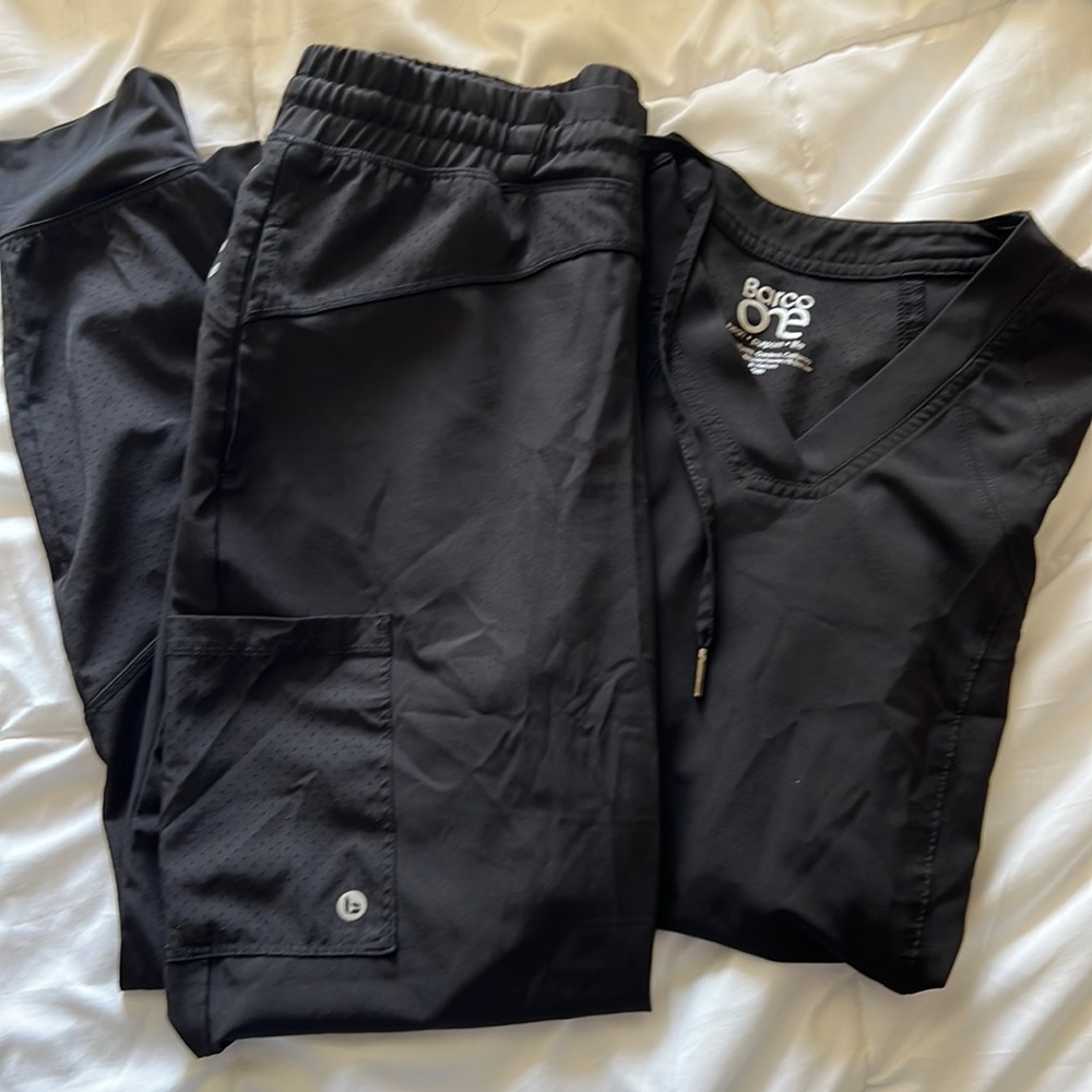Barco One Scrub Set